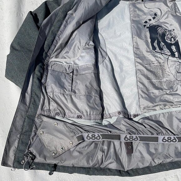 686 MEDIUM Men's Gray AAC Tiger Snowboard/Ski Jacket with Woven Detail - Picture 7 of 14